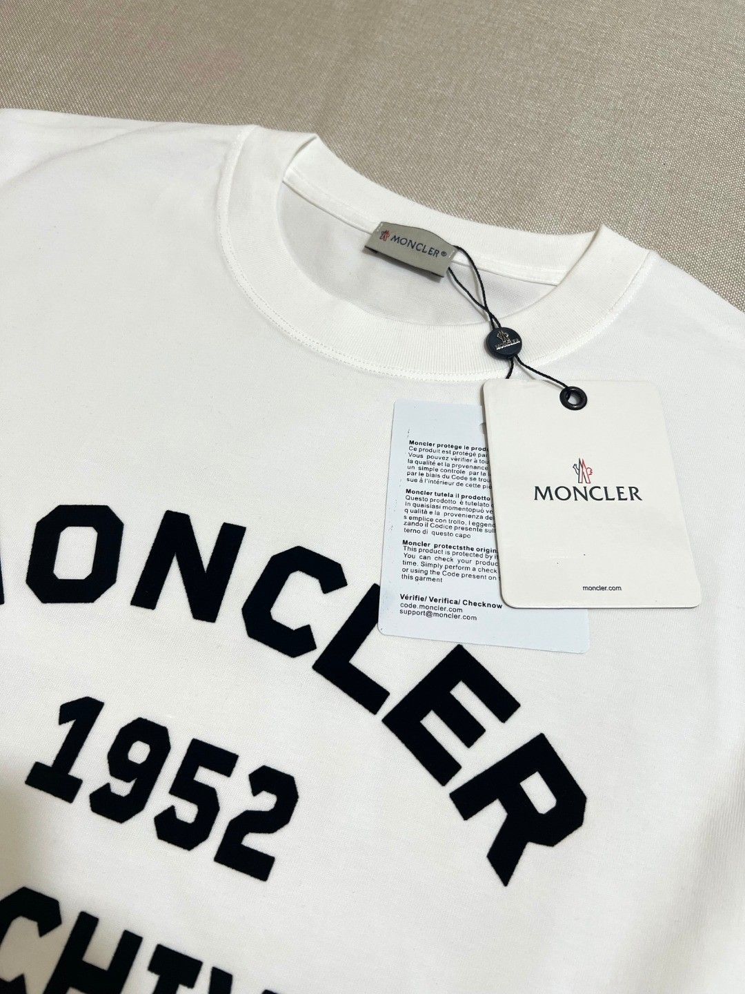 モンクレール 長袖tシャツ 秋冬 ゆったり A31490