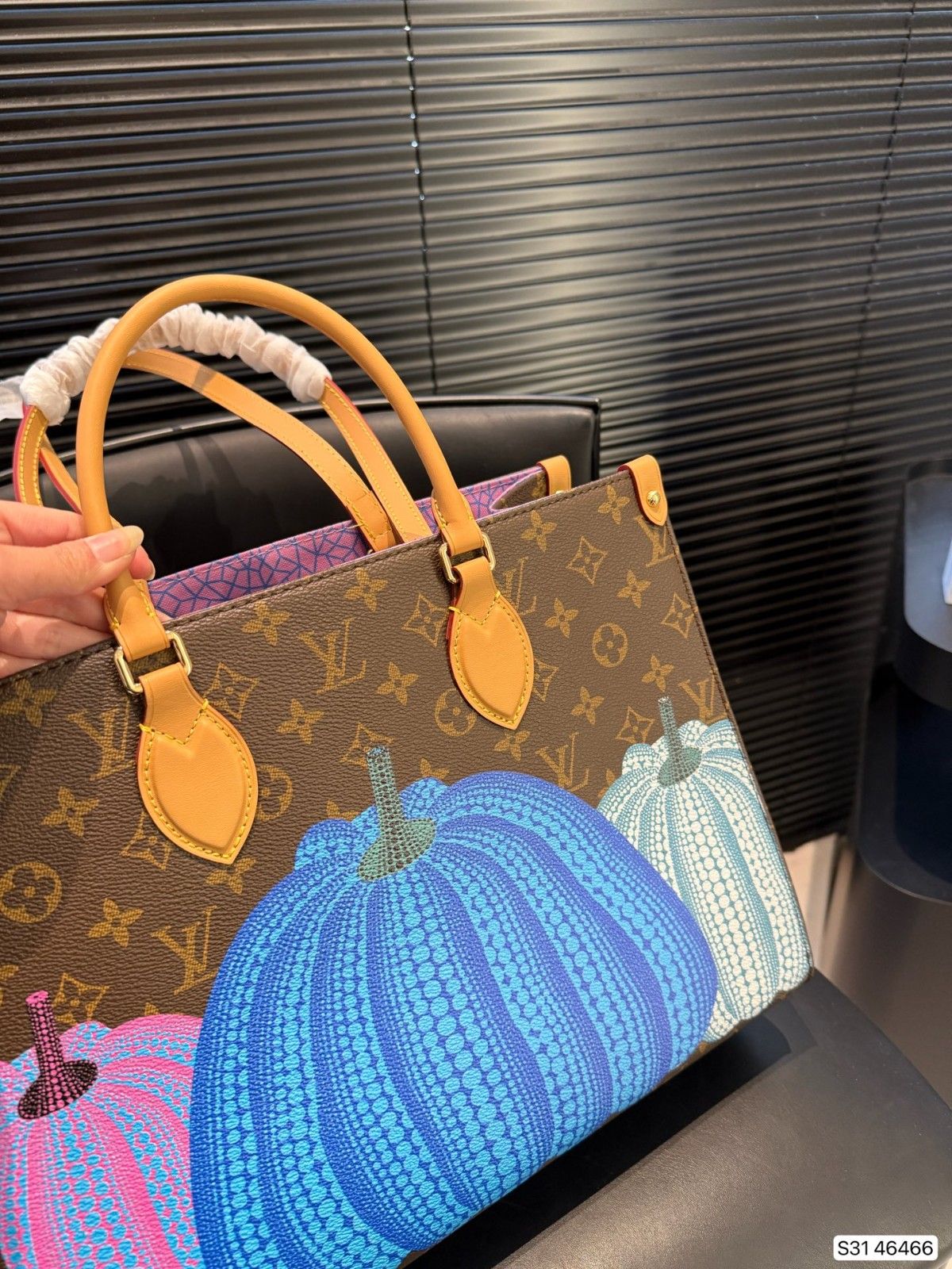ルイヴィトン LOUIS VUITTON x YAYOIKUSAMA トートバッグ A31531