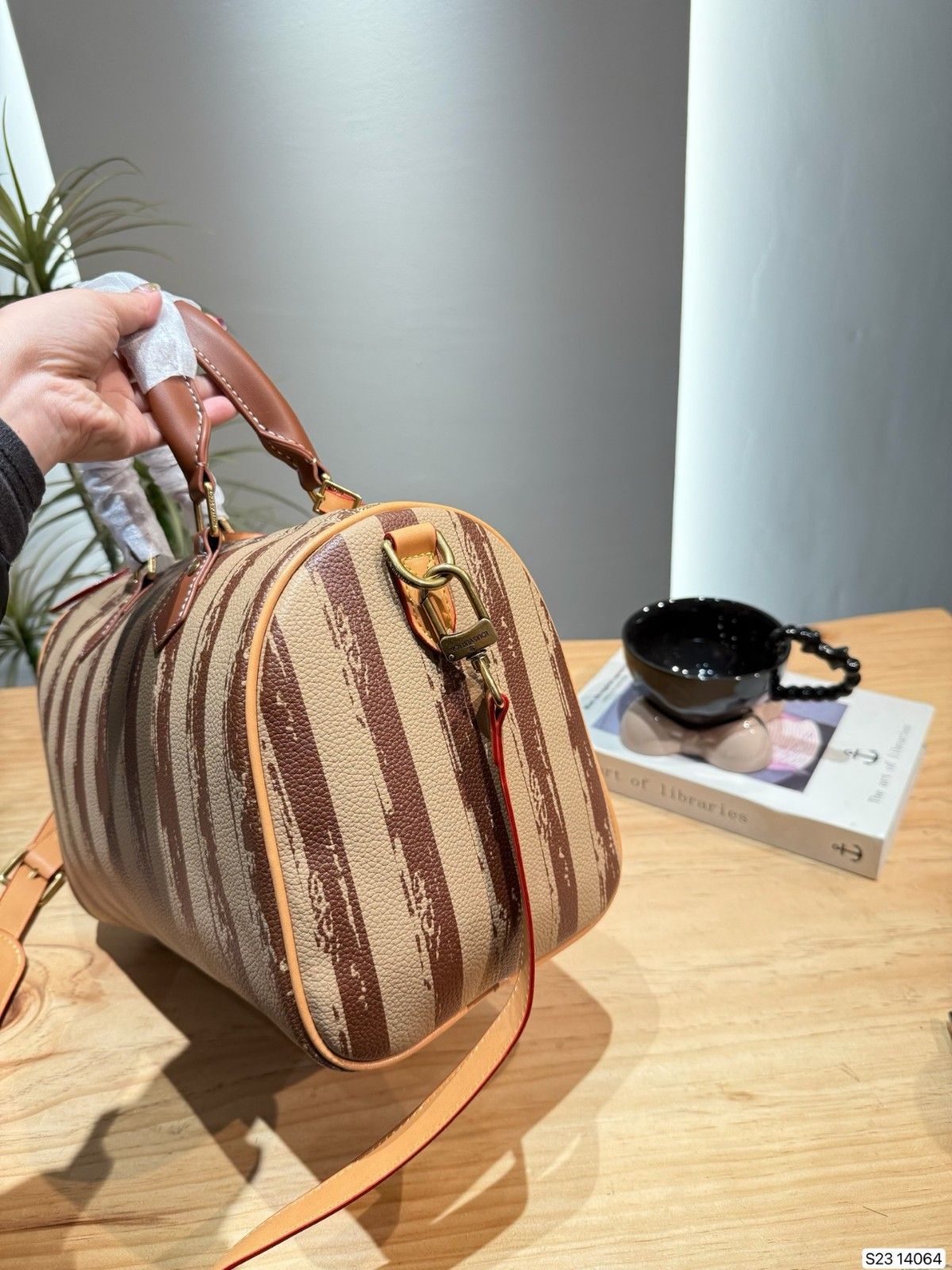 ルイヴィトン SPEEDY P9 BANDOULIÈRE30 ショルダーバッグ A31562