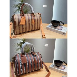 ルイヴィトン SPEEDY P9 BANDOULIÈRE30 ショルダーバッグ A31562