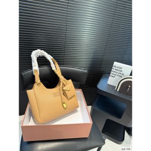 ミュウミュウ ハンドバッグ レザー ショルダー A31559