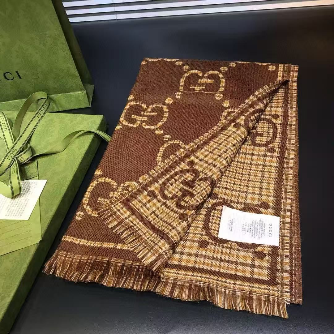 グッチ マフラー 秋冬 オシャレ A31544