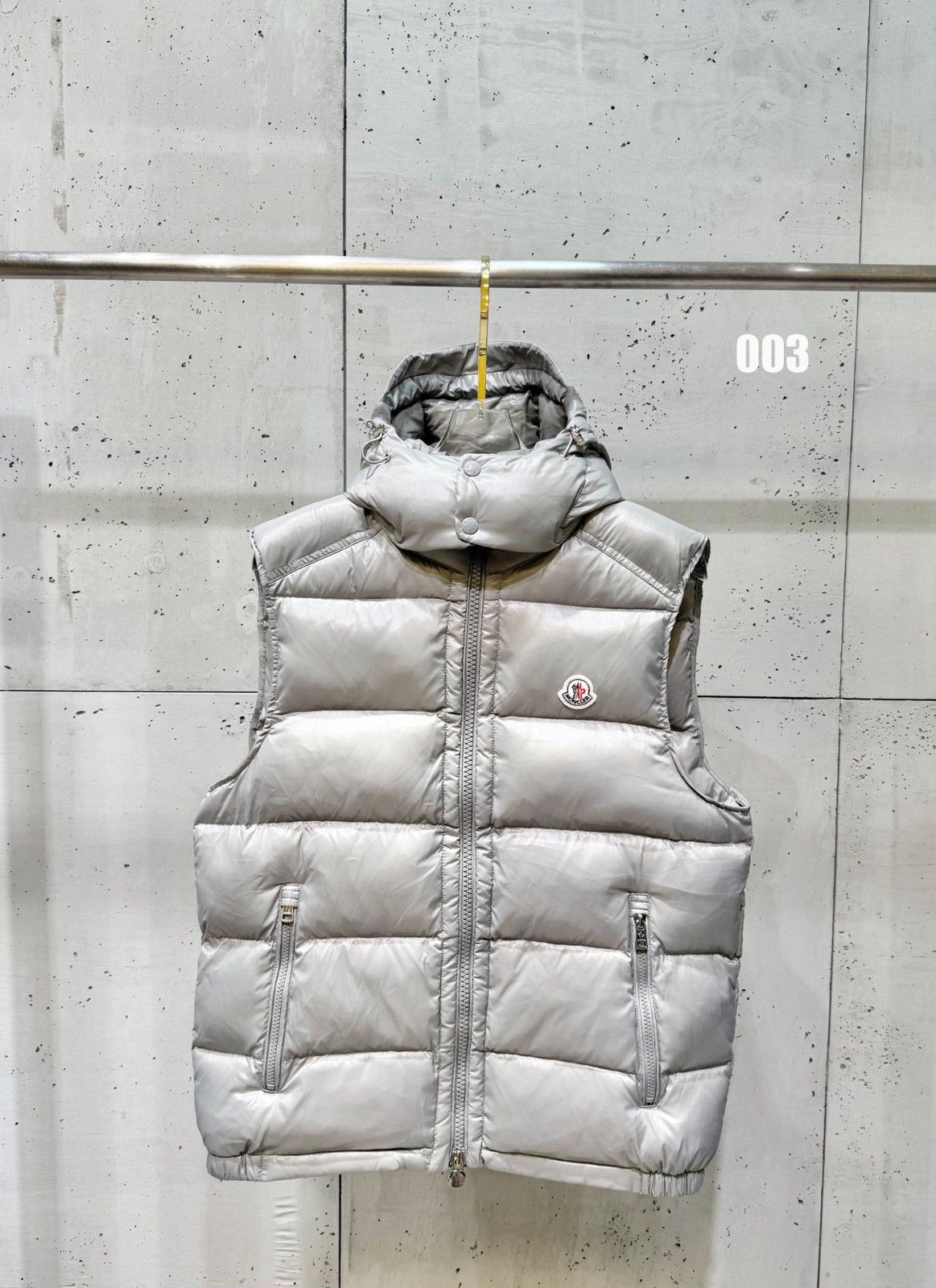 モンクレール ダウンベスト フード付き 男女兼用 高品質 A31580