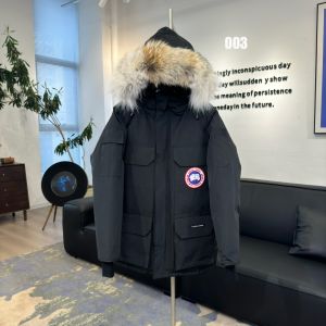カナダグース Expedition ダウンコート パーカ ファーフード 高品質 A31576