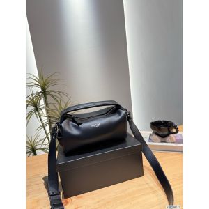 プラダ ショルダーバッグ 男女向け レザー A31613