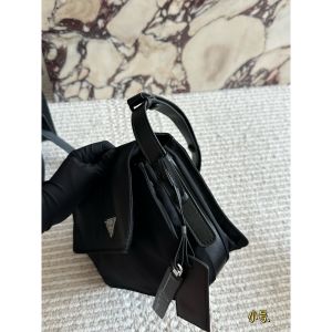 PRADA x Cini Boeri ショルダーバッグ ナイロン A31611