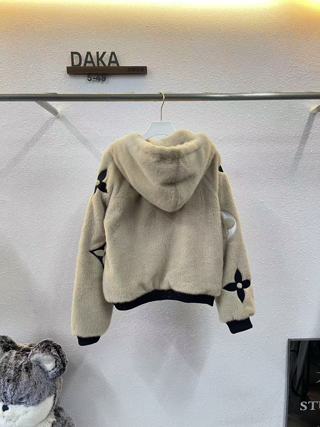 ルイヴィトン ジャケット もこもこ 高級感 A31629