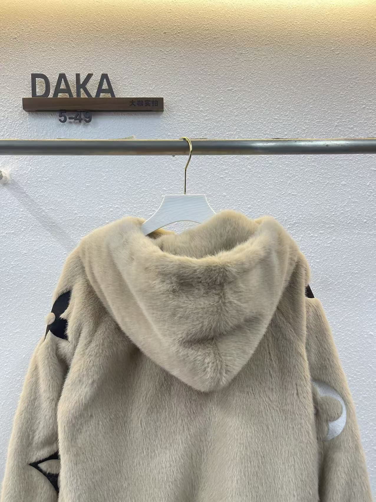 ルイヴィトン ジャケット もこもこ 高級感 A31629