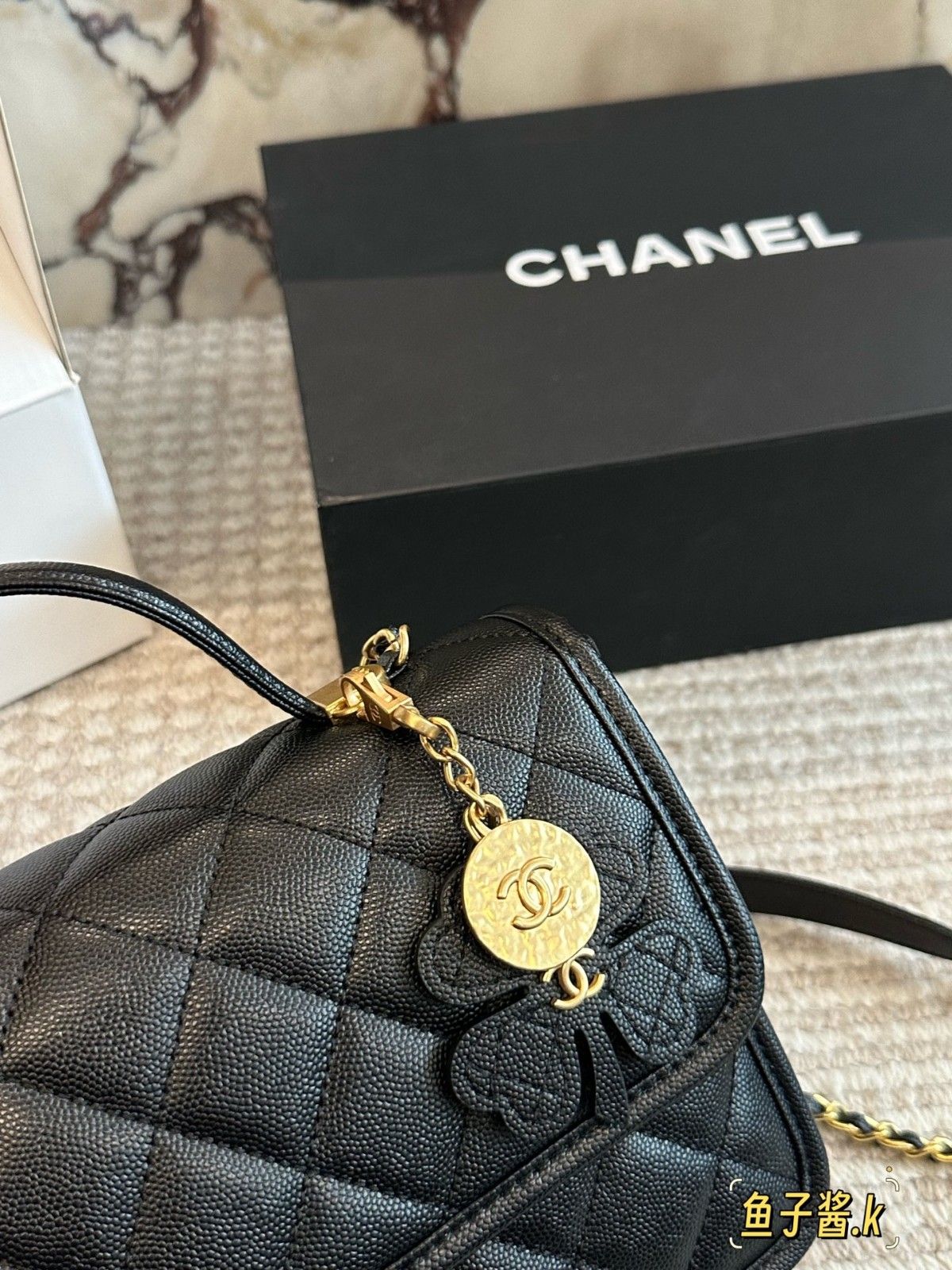 シャネル Chanel 25b ショルダーバッグ レザー オシャレ A31684