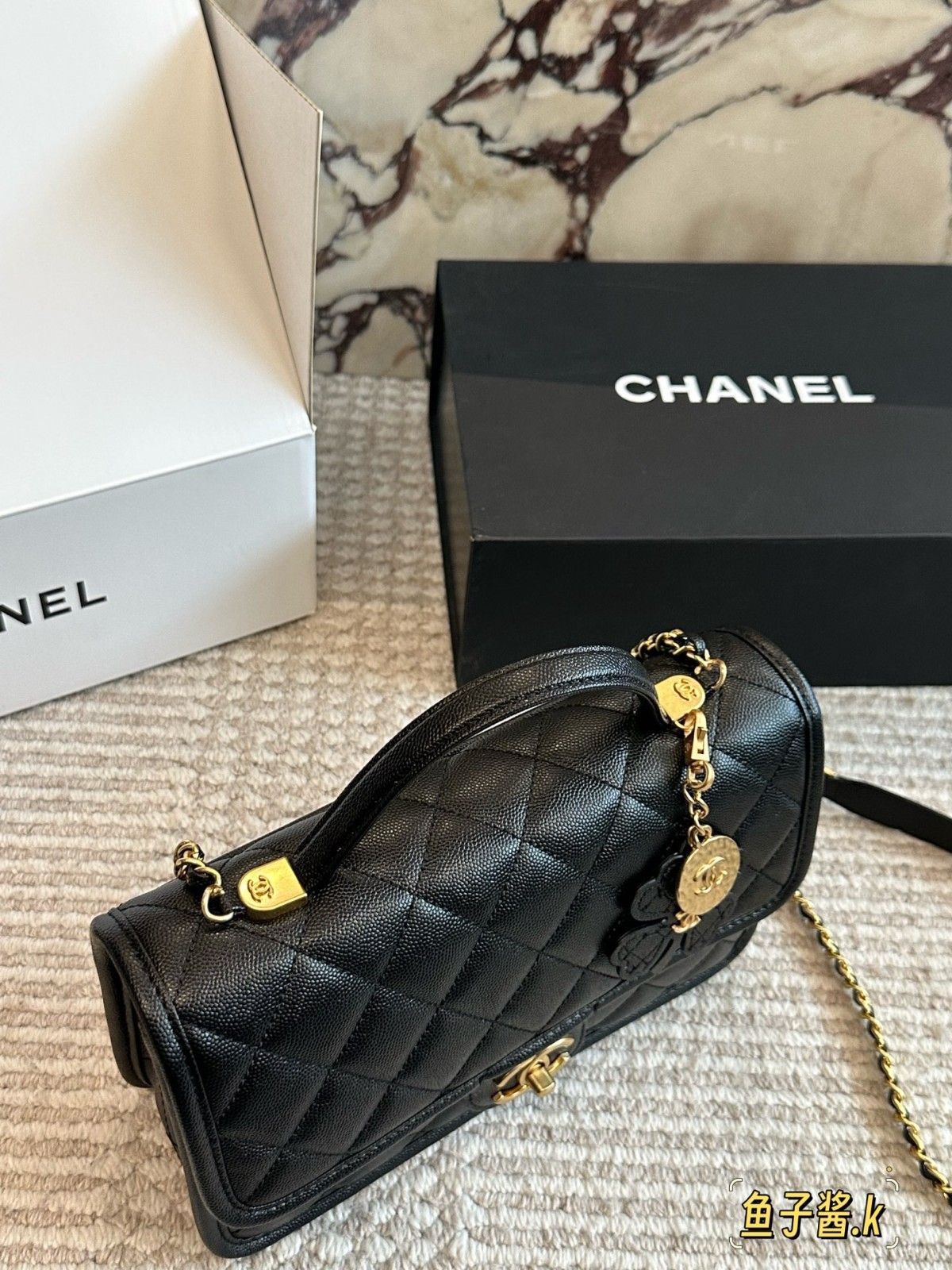 シャネル Chanel 25b ショルダーバッグ レザー オシャレ A31684