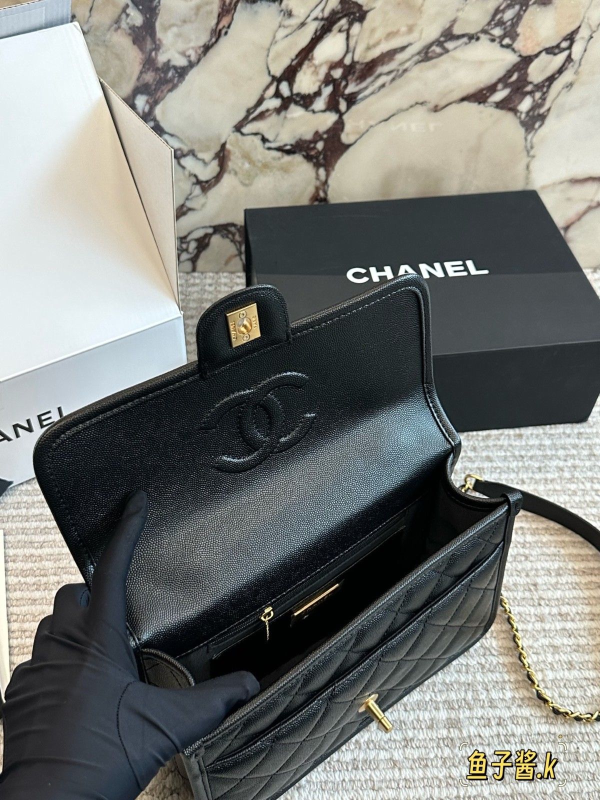 シャネル Chanel 25b ショルダーバッグ レザー オシャレ A31684
