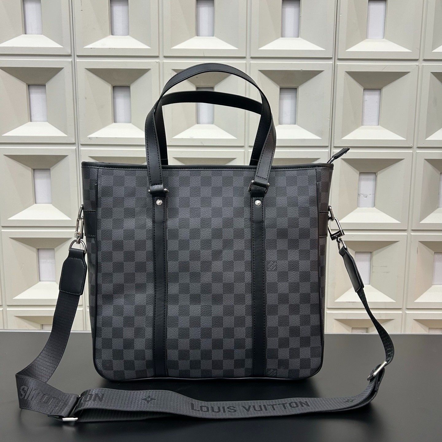 ルイヴィトン LV Damier Graphiteトートバッグ ビジネス用 ブリーフケース A31665