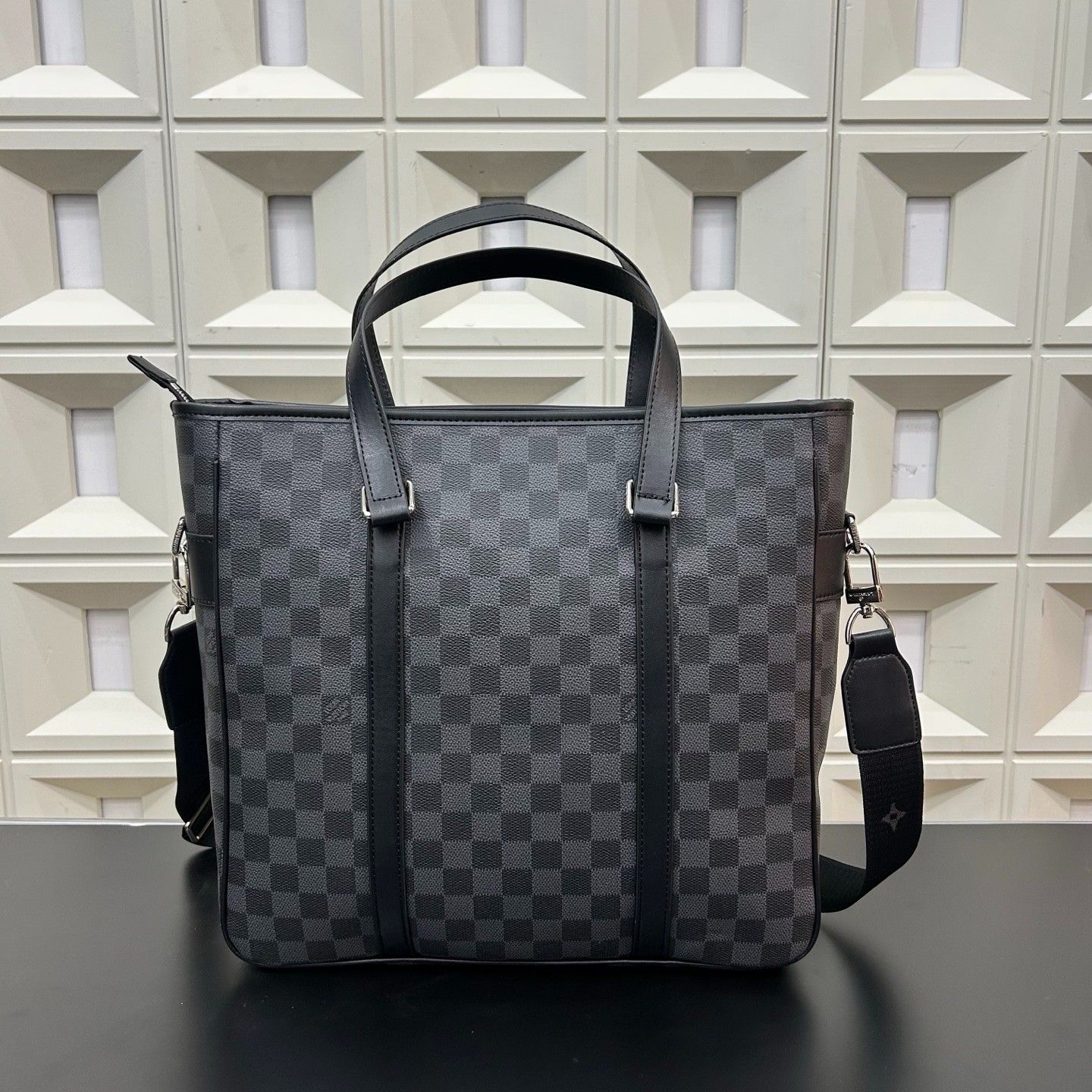 ルイヴィトン LV Damier Graphiteトートバッグ ビジネス用 ブリーフケース A31665