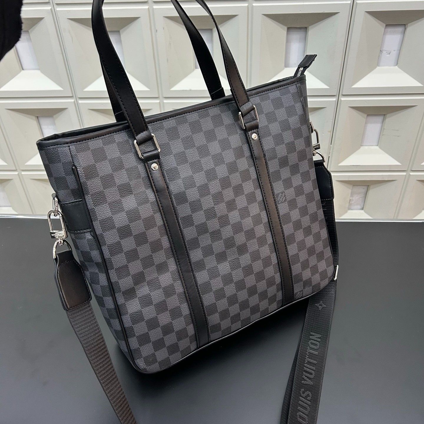 ルイヴィトン LV Damier Graphiteトートバッグ ビジネス用 ブリーフケース A31665