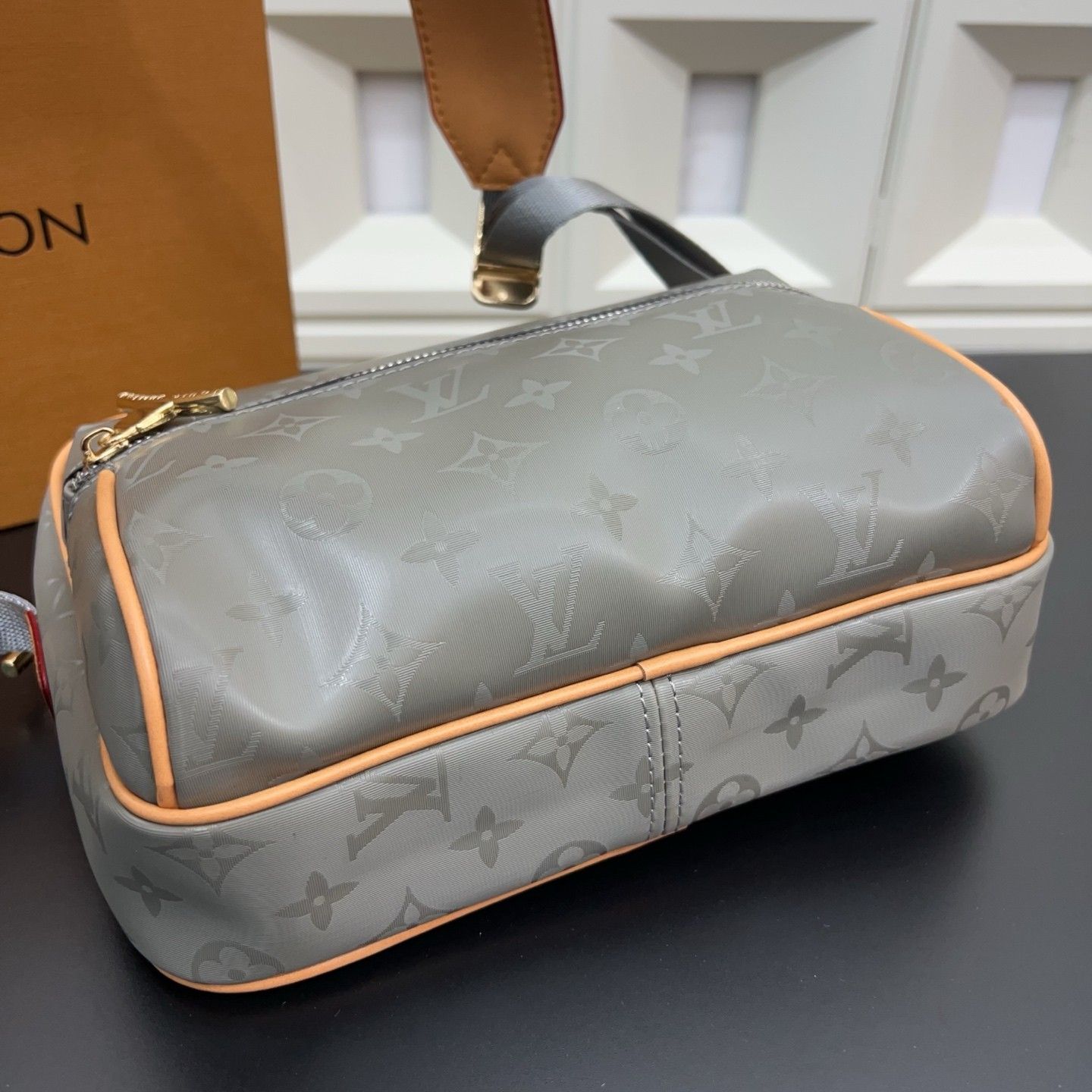 ルイヴィトン LV OUTDOOR ショルダーバッグ A31662