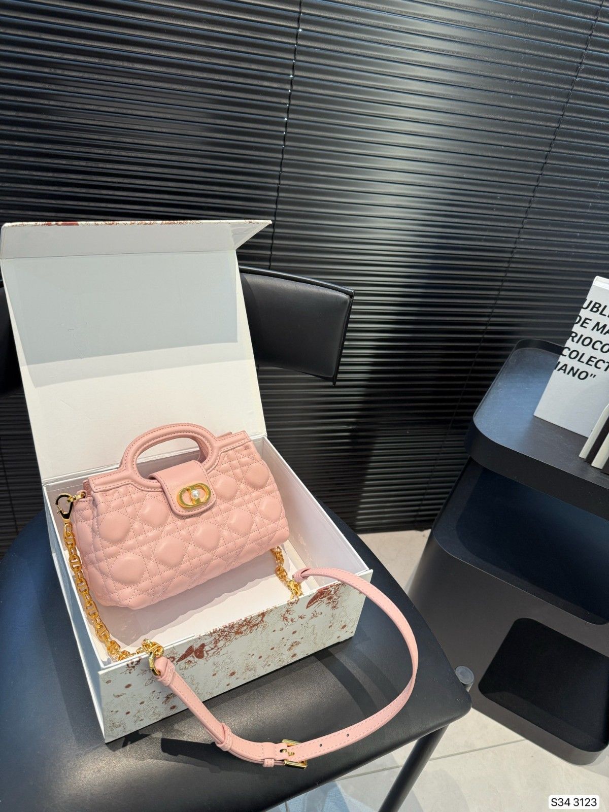 ディオール Dior Jolie Top Handle ショルダーバッグ 可愛い A31677