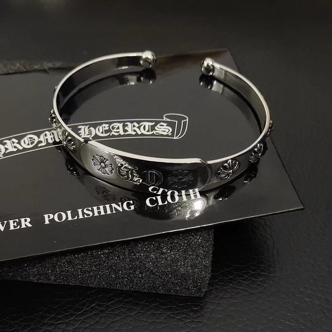 クロムハーツのオープンブレスレット 男女向け A31705