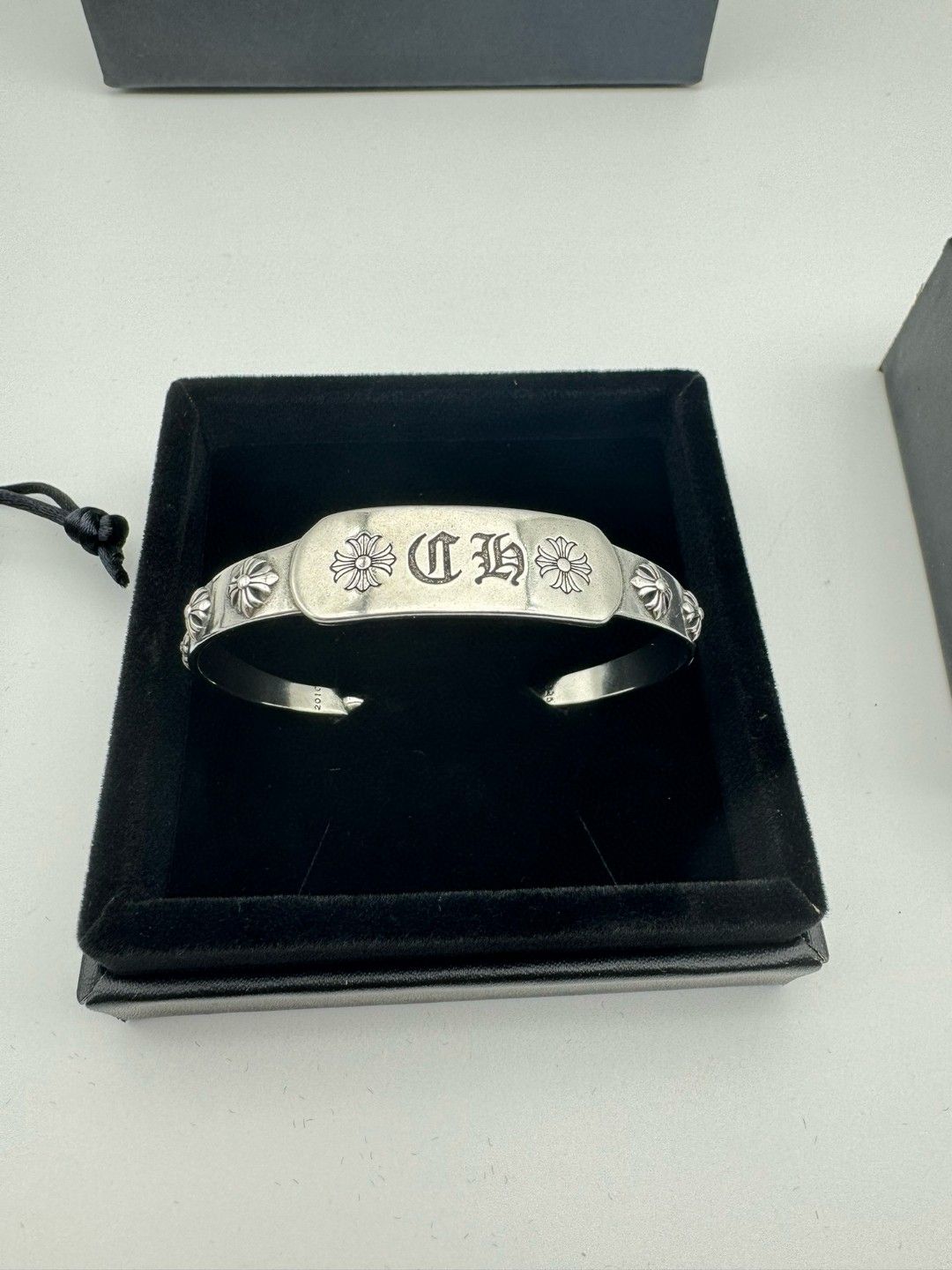 クロムハーツのオープンブレスレット 男女向け A31705