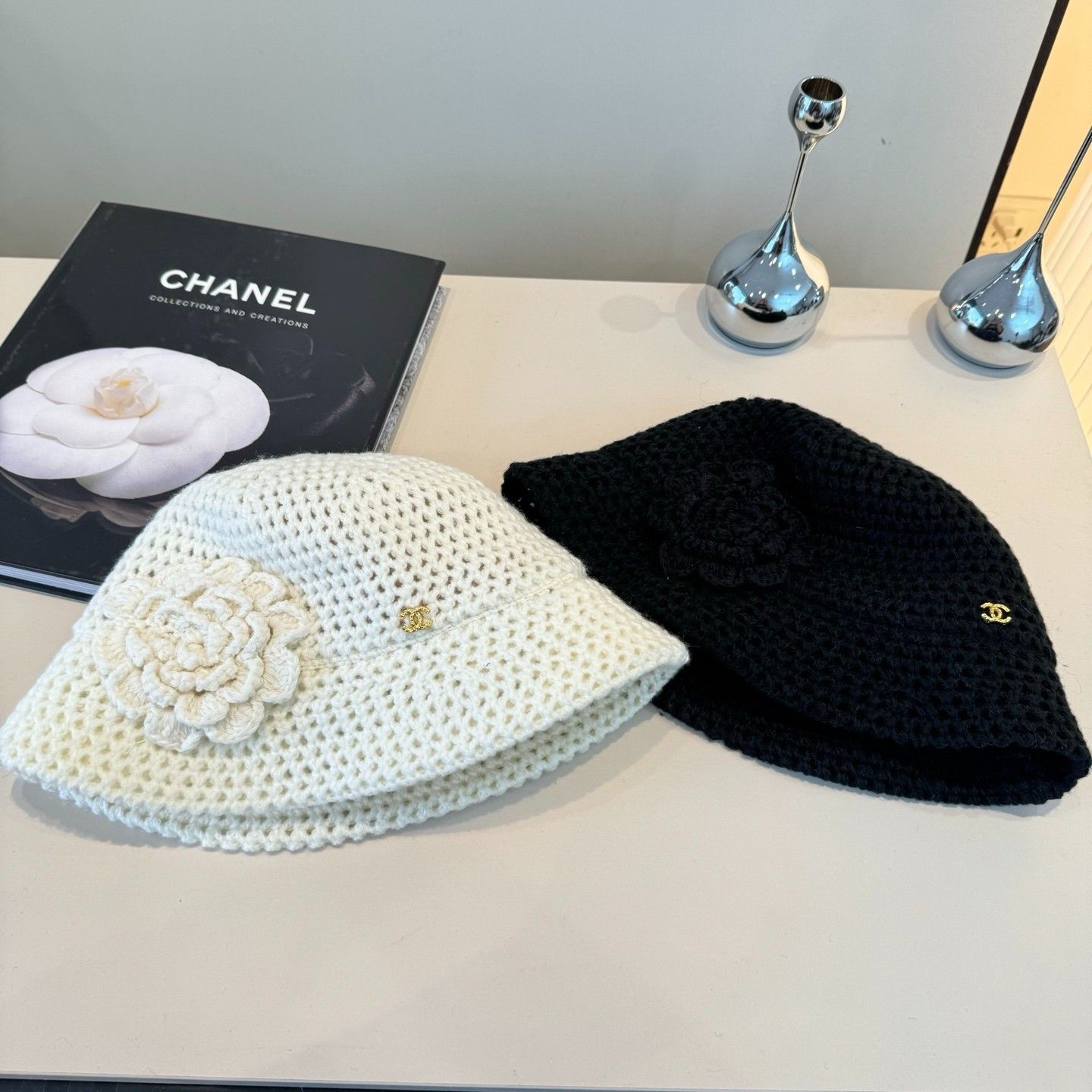 シャネル 新作 カメリア ニット ファーハット A31692