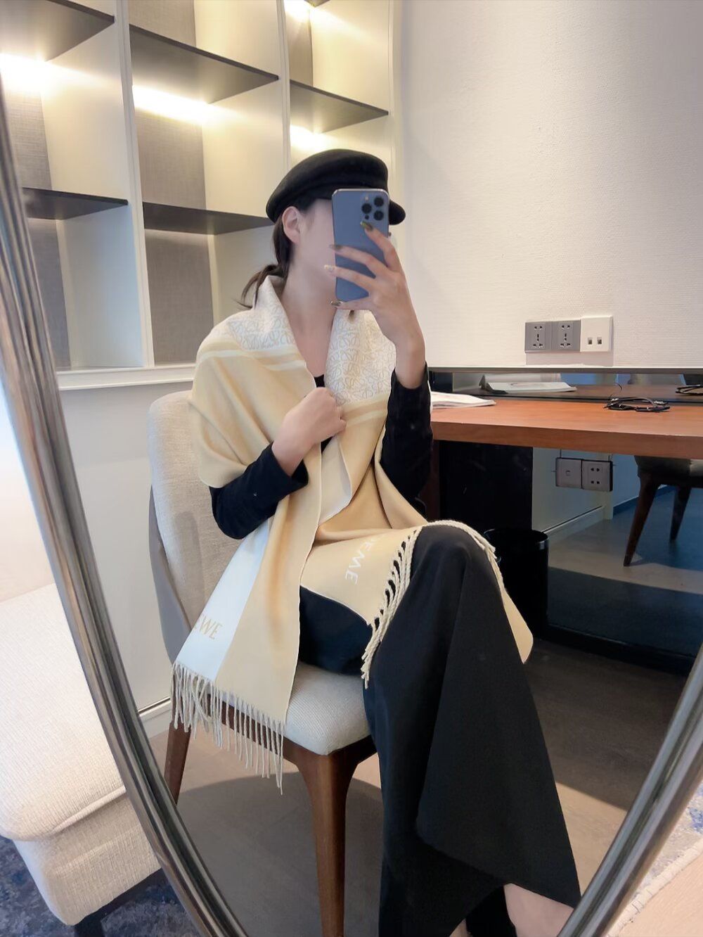 ロエベ マフラー 超可愛い 秋冬 A31703