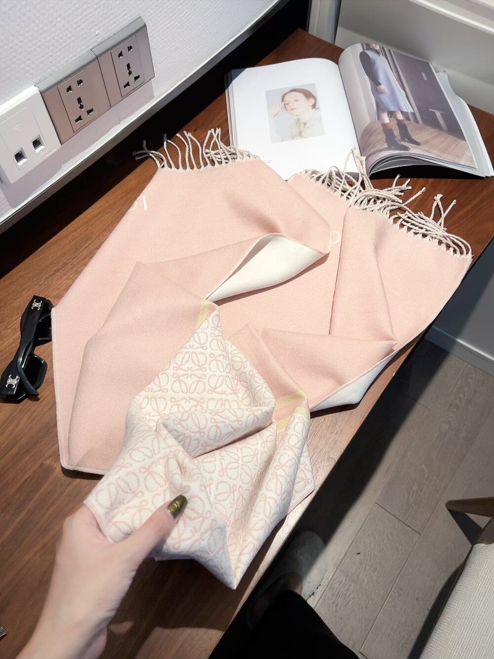 ロエベ マフラー 超可愛い 秋冬 A31703