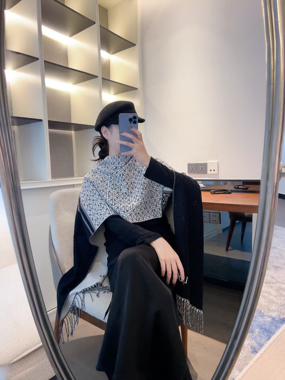 ロエベ マフラー 超可愛い 秋冬 A31703