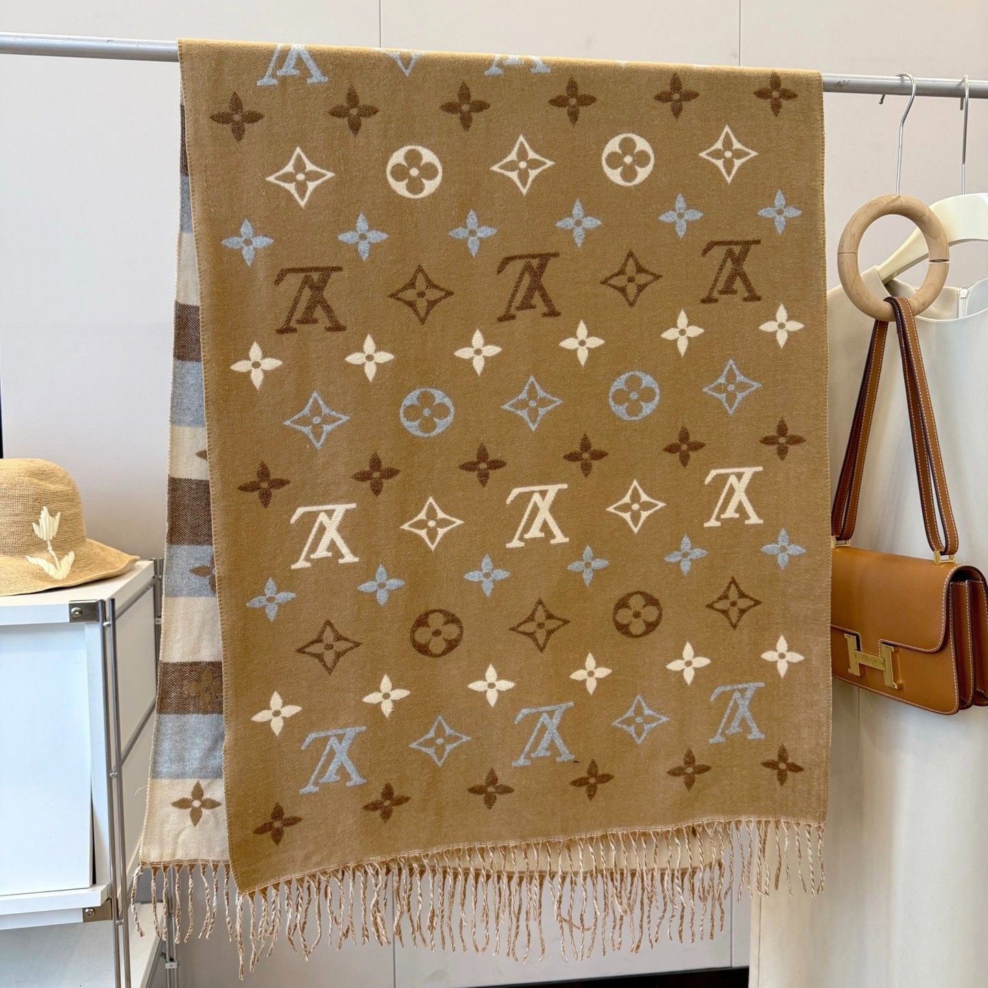 ルイヴィトン マフラー 秋冬 A31702