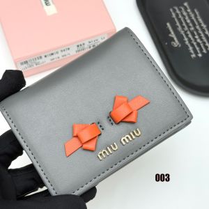 ミュウミュウ 短財布 レザー 可愛い A31685