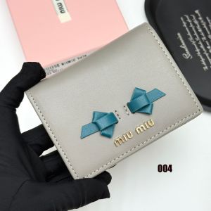 ミュウミュウ 短財布 レザー 可愛い A31685