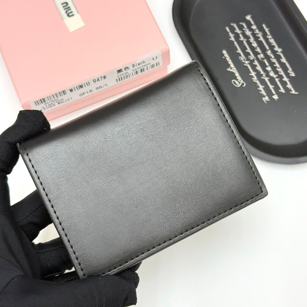 ミュウミュウ 短財布 レザー 可愛い A31685