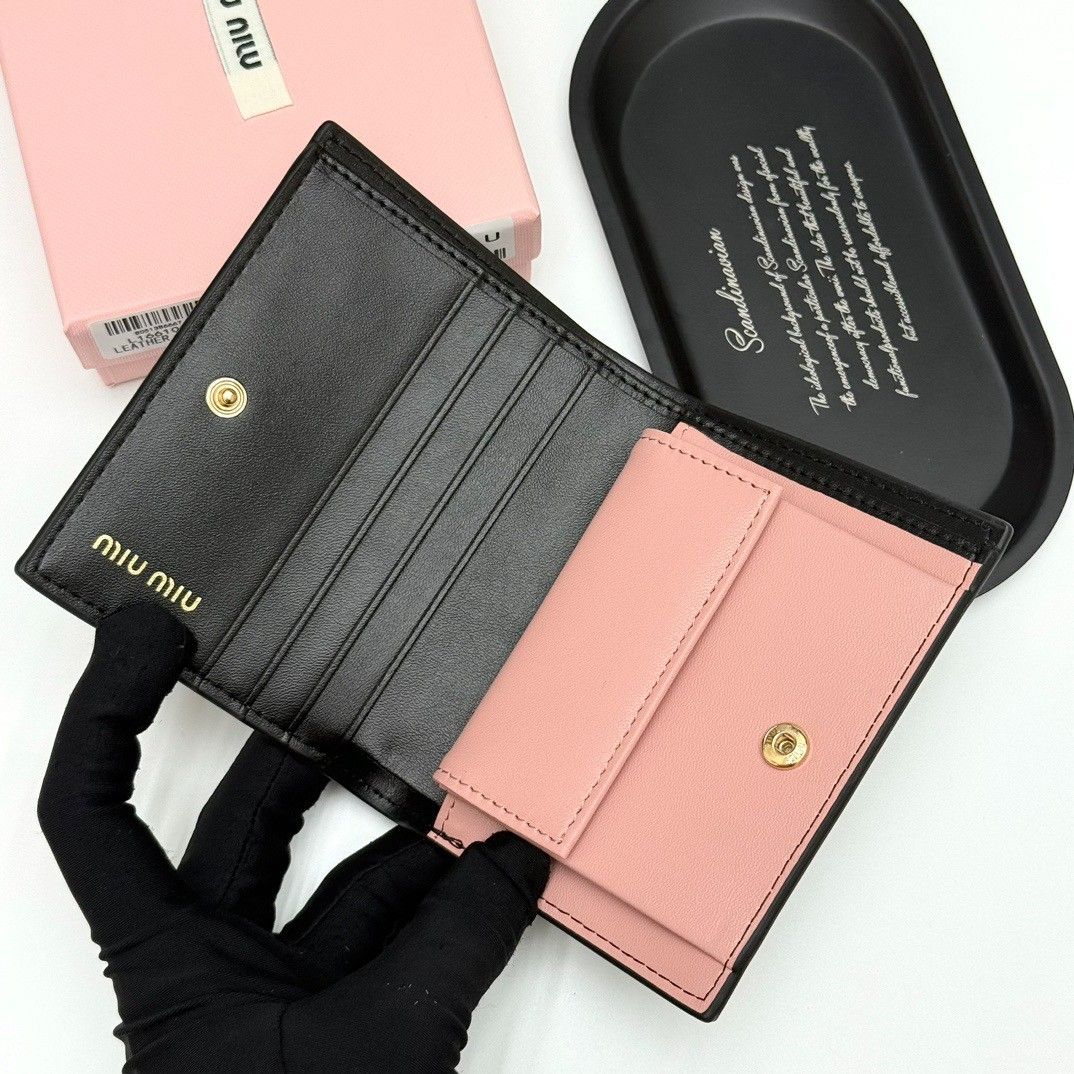 ミュウミュウ 短財布 レザー 可愛い A31685