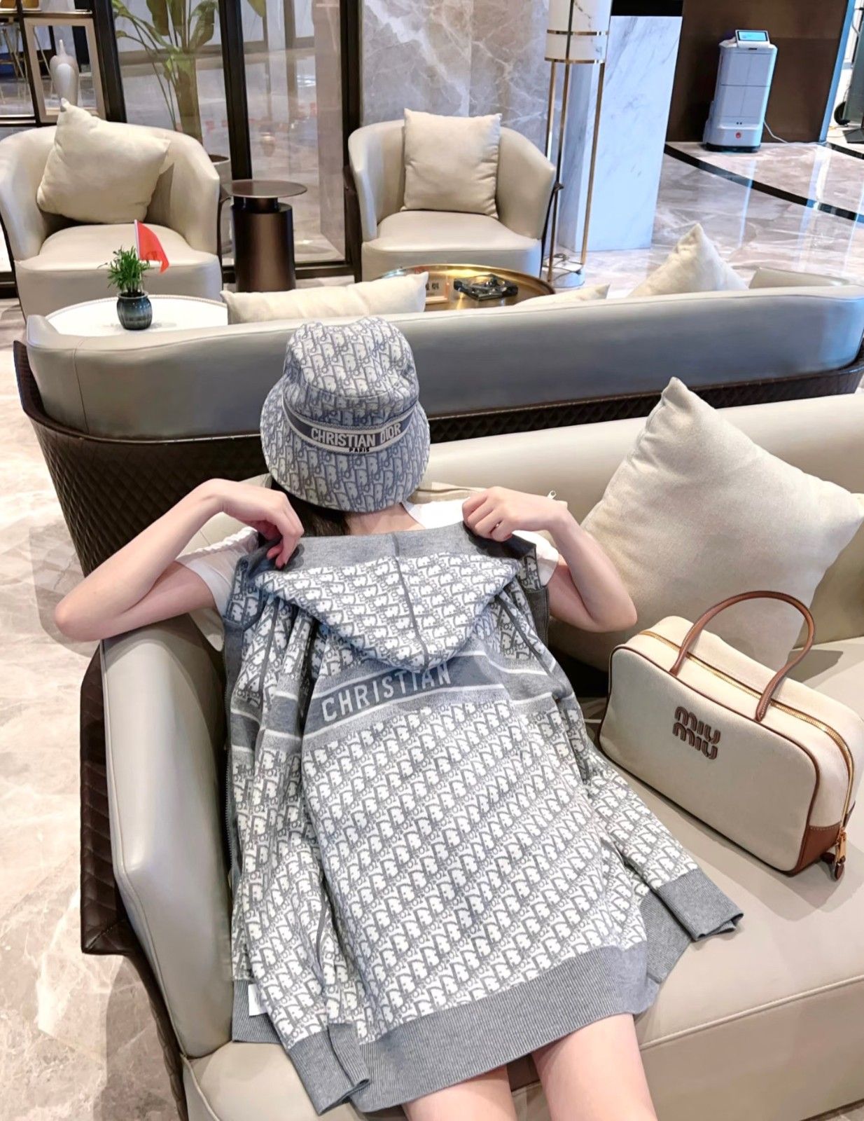 ディオール ニットジャケット 総柄 暖かい A31711