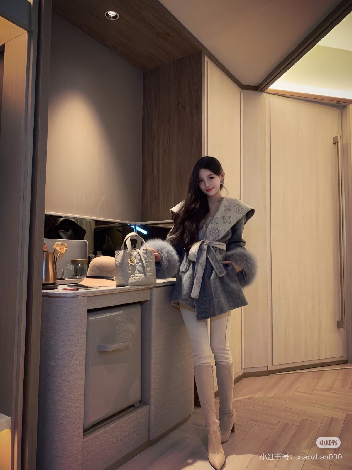 ルイヴィトン コート フード付きミドル丈 ファー付き袖 A31740