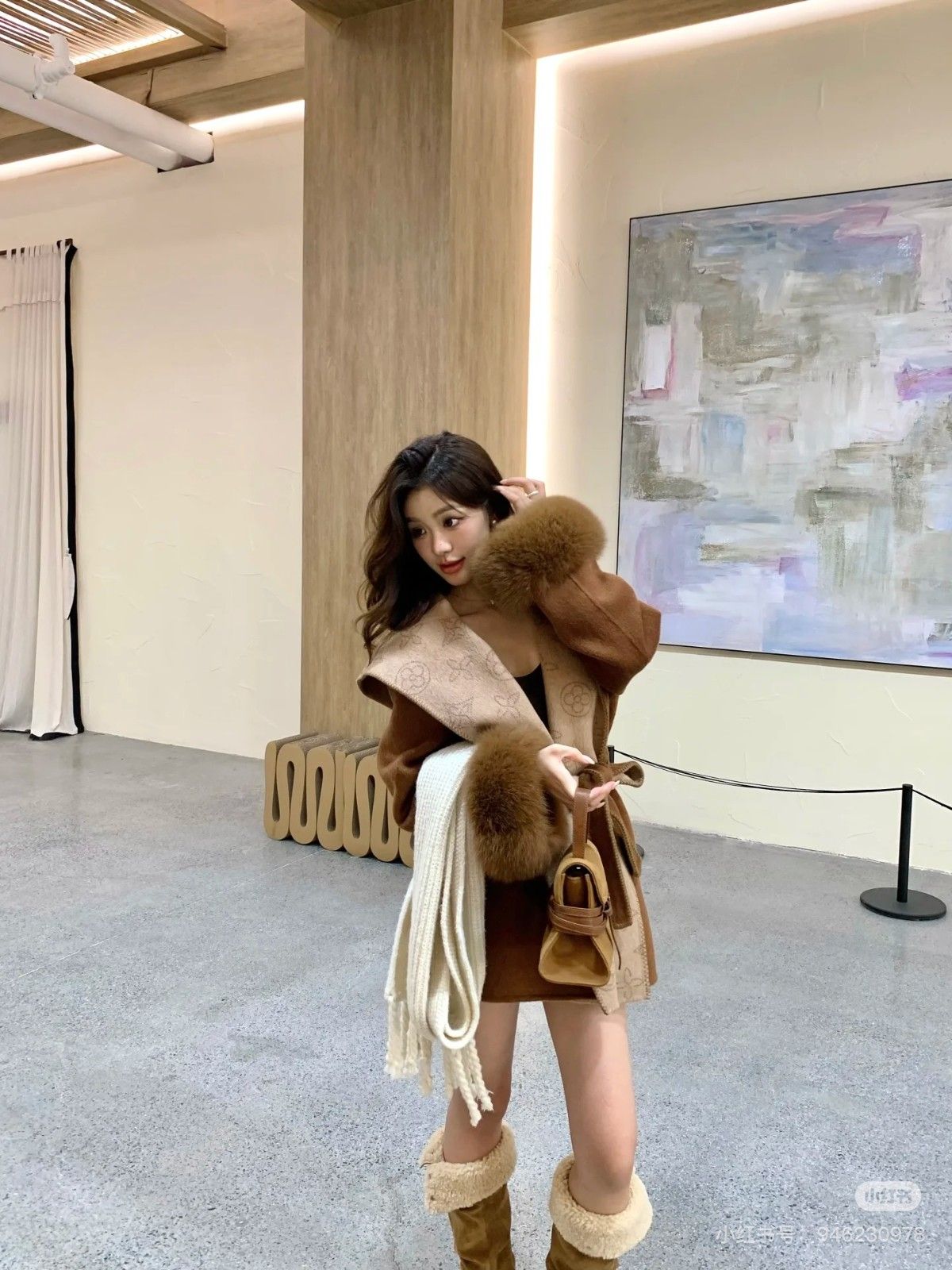 ルイヴィトン コート フード付きミドル丈 ファー付き袖 A31740