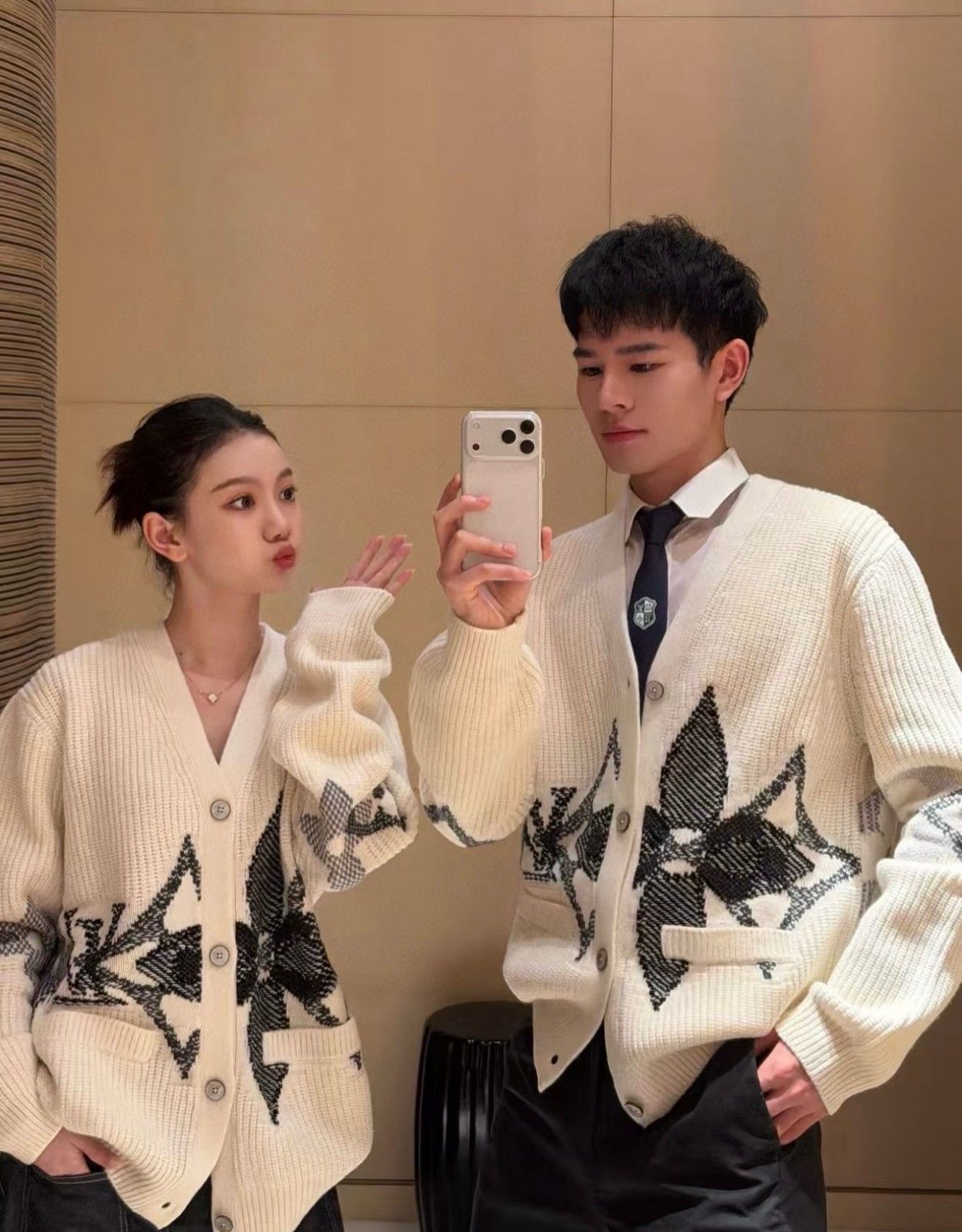 ルイヴィトン カーディガン ニット 男女兼用 A31739