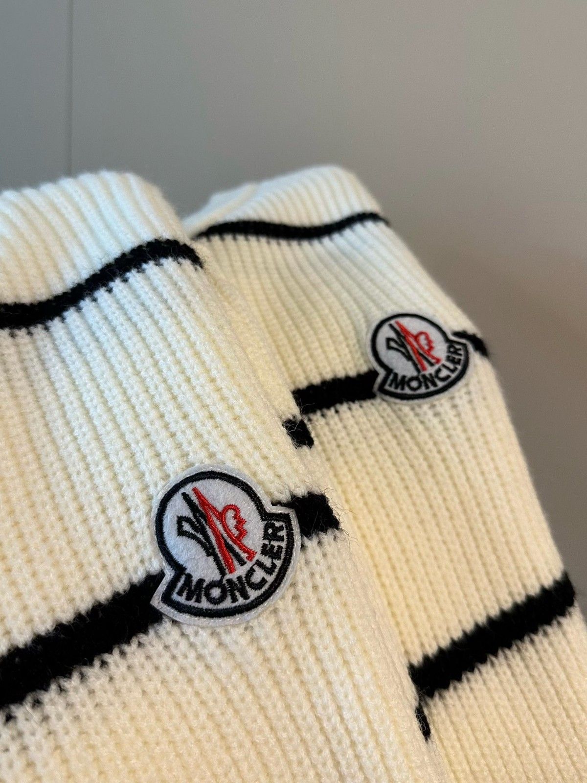 モンクレール セーター プルオーバー ゆったり A31709