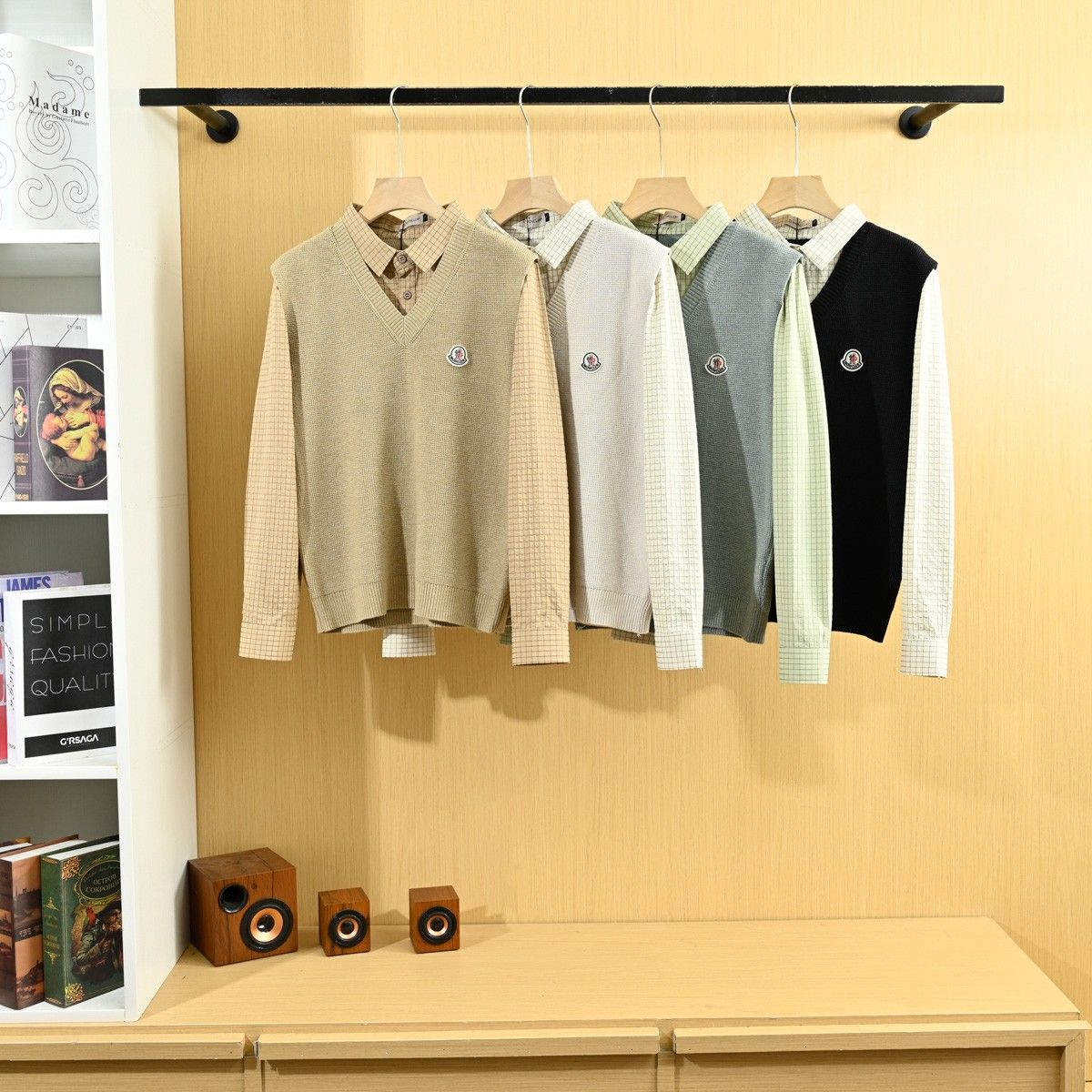 モンクレール 詰め合わせベスト シャツ メンズ シンプルデザイン A31707