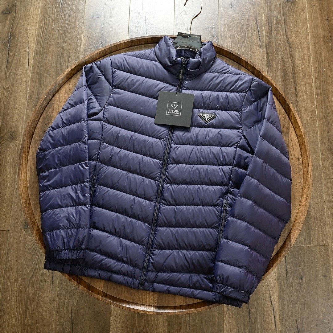 プラダ メンズ 軽量ダウンジャケット A31708