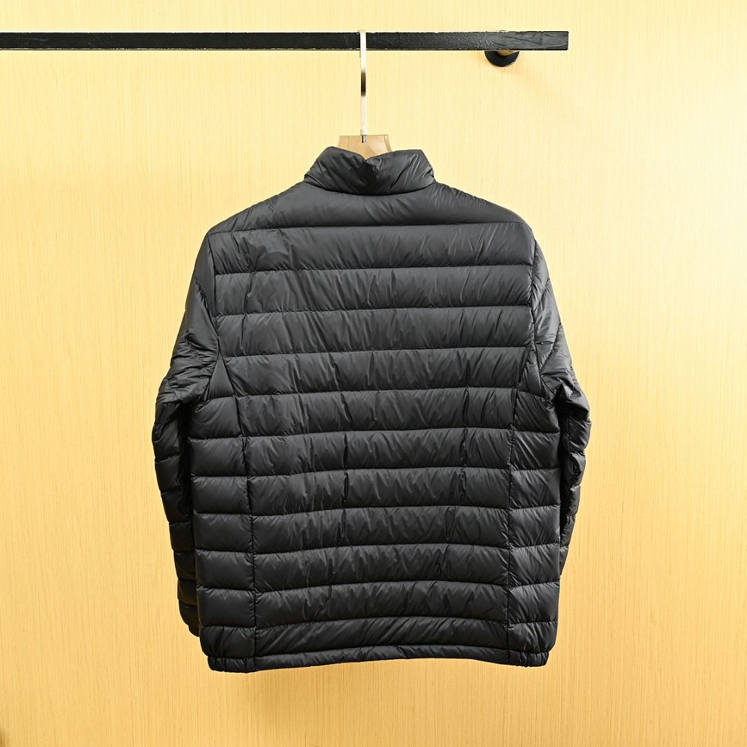 プラダ メンズ 軽量ダウンジャケット A31708