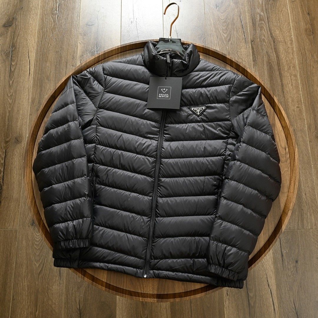 プラダ メンズ 軽量ダウンジャケット A31708