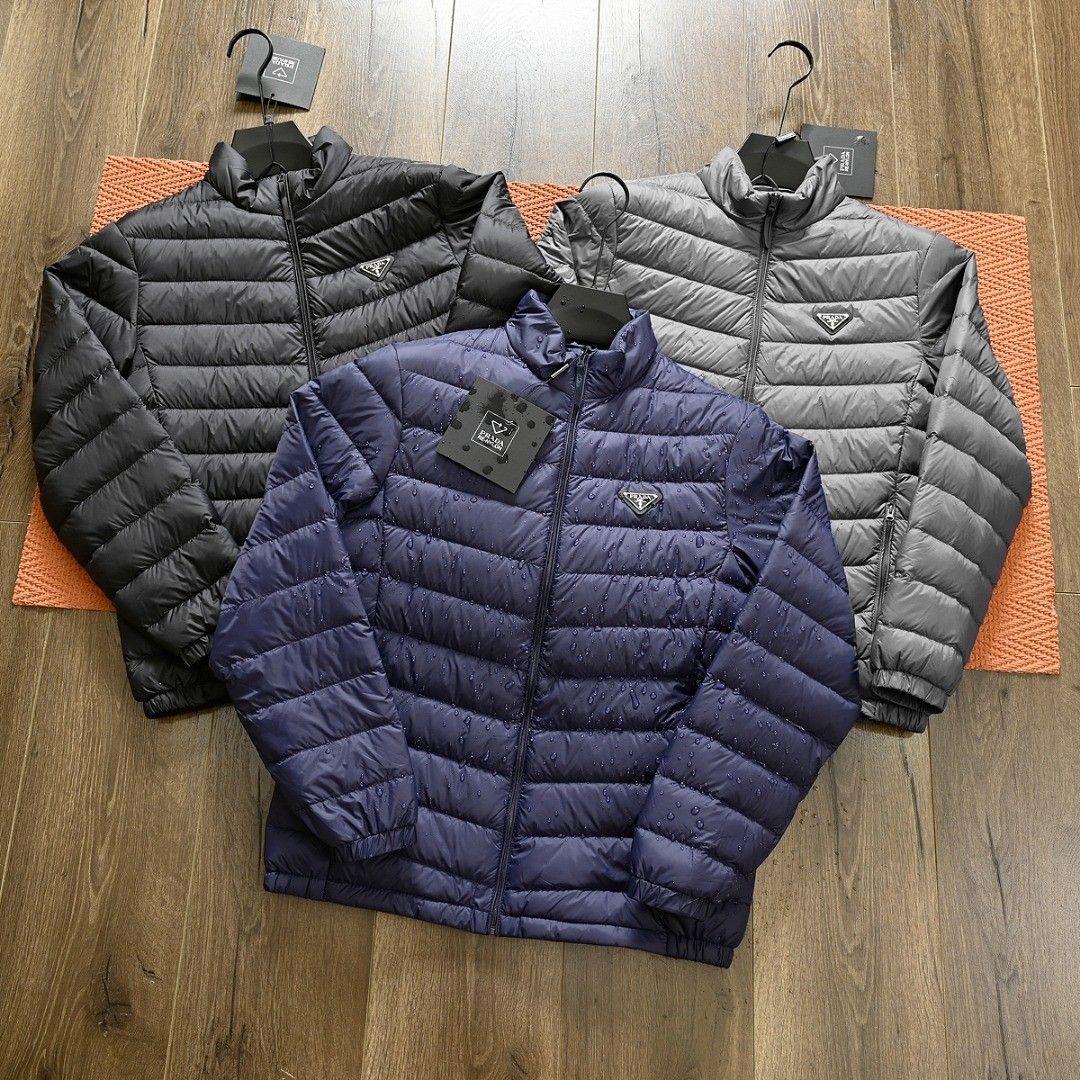 プラダ メンズ 軽量ダウンジャケット A31708
