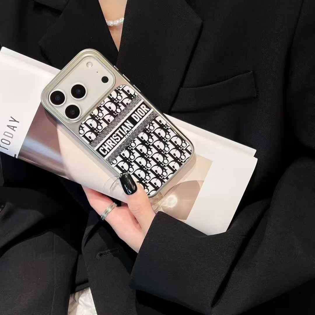 ディオールiPhone17/16/15/14/13ケース