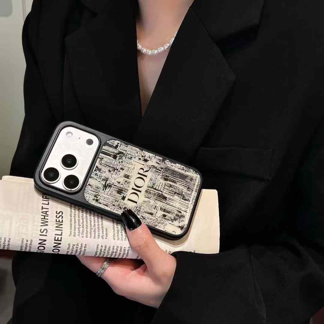 ディオールiPhone17/16/15/14/13ケース