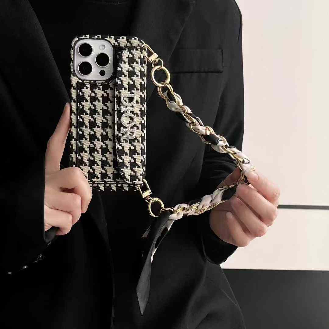 セリーヌiPhone17/16/15/14/13ケース