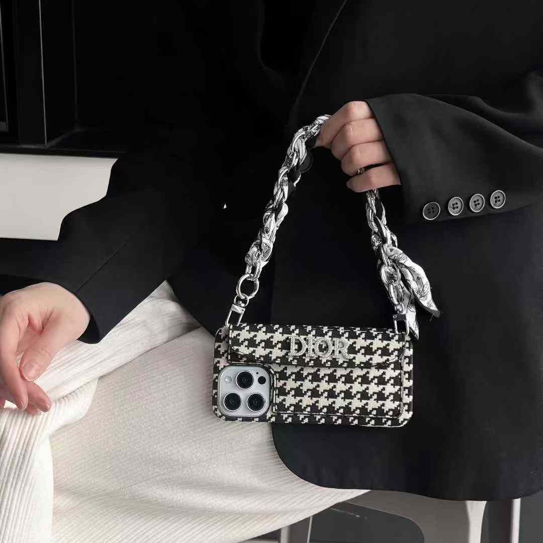 セリーヌiPhone17/16/15/14/13ケース