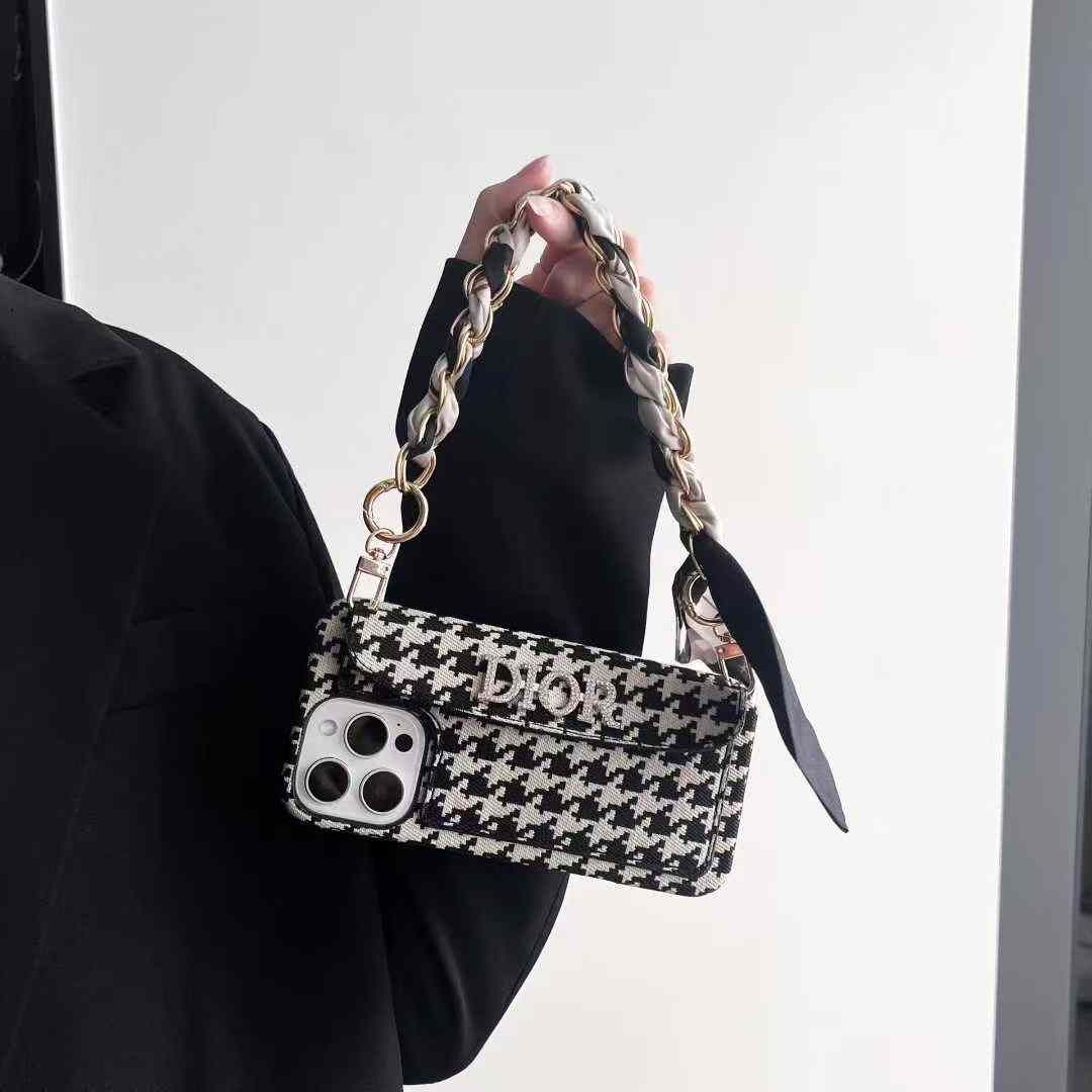 セリーヌiPhone17/16/15/14/13ケース