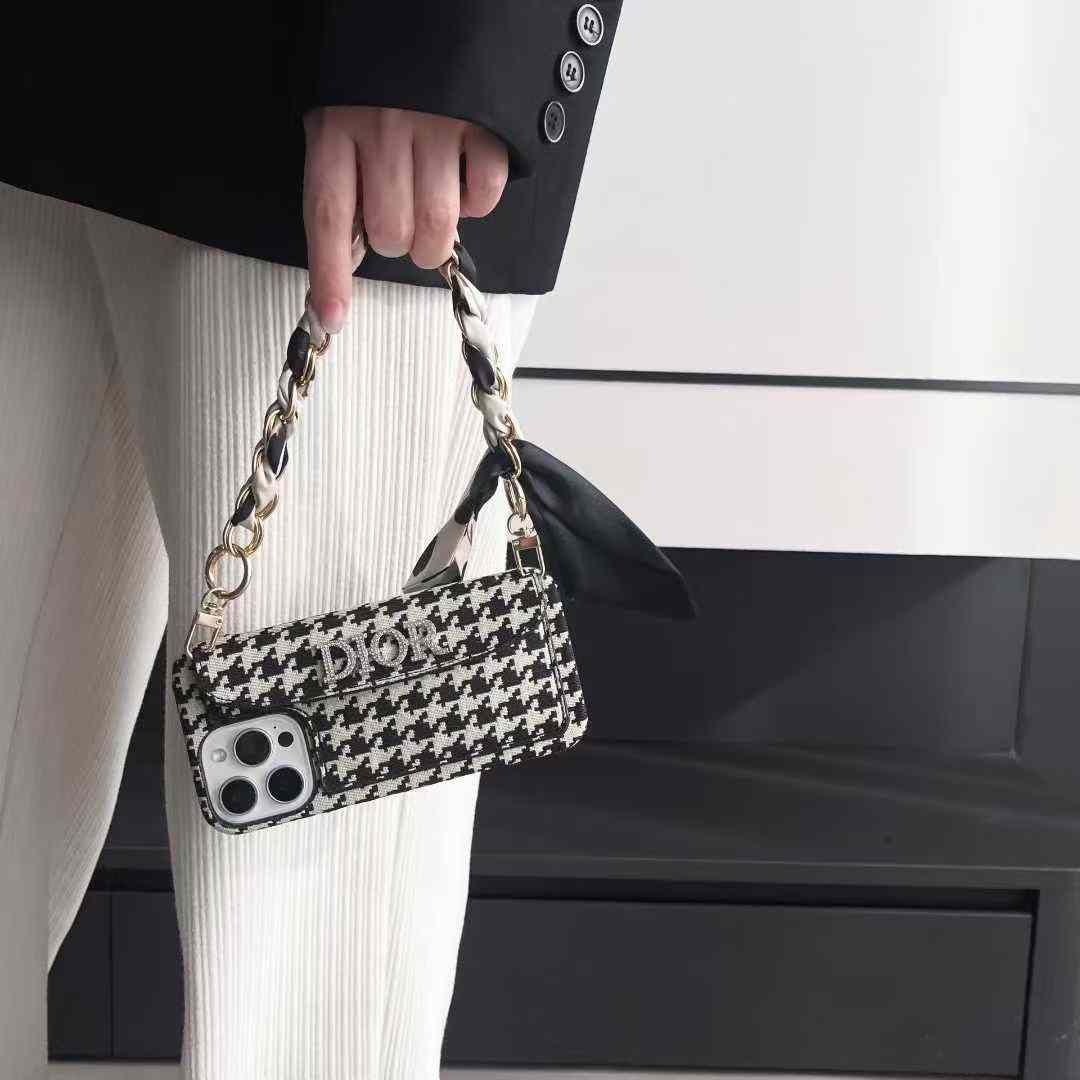 セリーヌiPhone17/16/15/14/13ケース