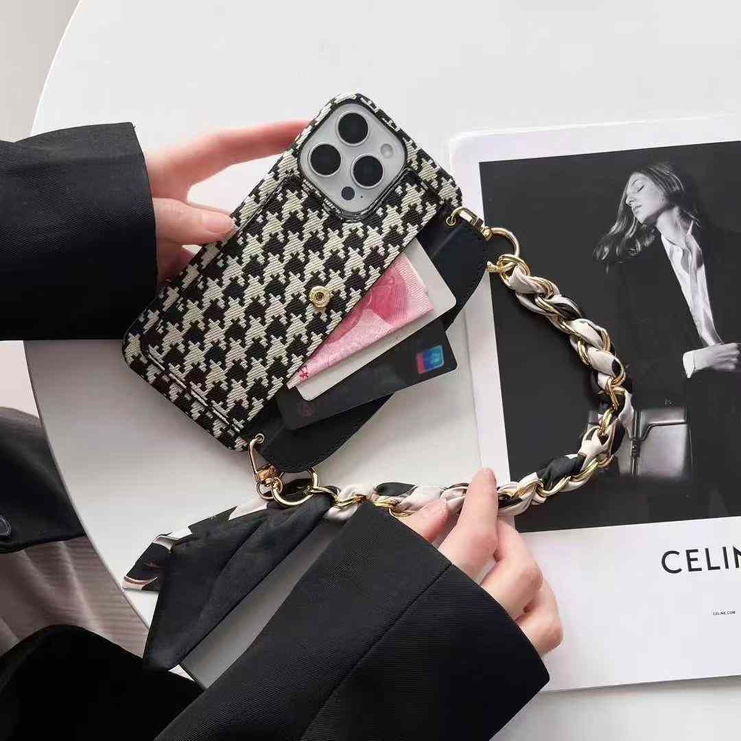 セリーヌiPhone17/16/15/14/13ケース