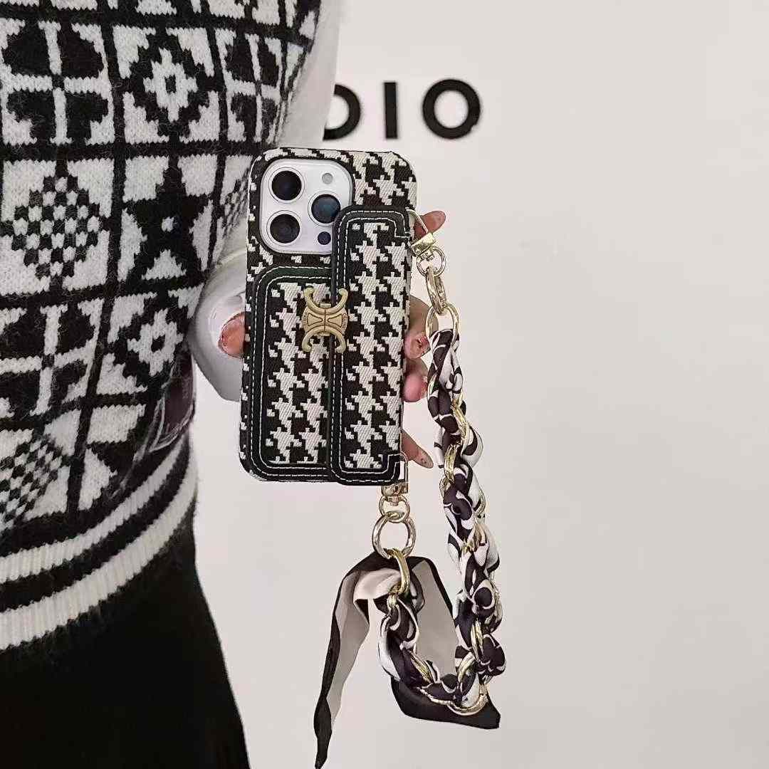 セリーヌiPhone17/16/15/14/13ケース