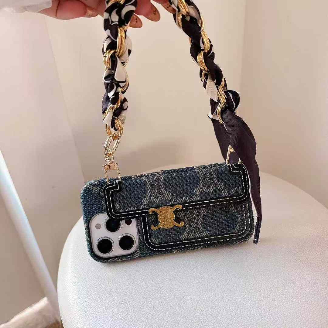 セリーヌiPhone17/16/15/14/13ケース